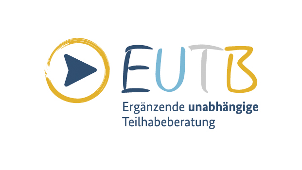 EUTB-Logo in bunten Lettern und einem Pfeil links davon, der mit der Spitze auf das Logo verweist