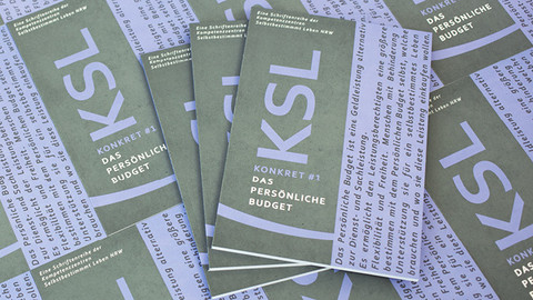 Foto mehrerer Ausgaben der Broschüre KSL-Konkret #1