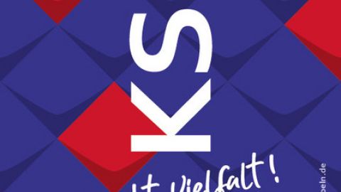 Titelbild des Flyers vom KSL.Köln mit blauen und roten Kacheln und dem Slogan So get Vielfalt