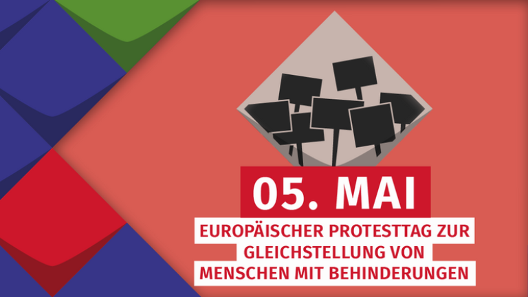 Zweiteilung des Bildes in links bunte KSL-Kacheln und rechts Protestschilder anlässlich des Europäischen Protesttages der Menschen mit Behinderungen am 5. Mai