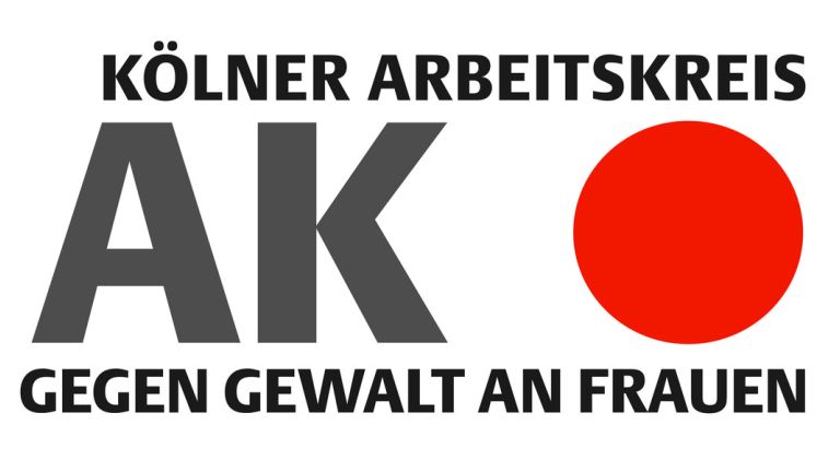 Das Logo des Arbeitskreis gegen Gewalt an Frauen besteht aus einem roten Punkt auf weißem Hintergrund. Eingefügt ist noch der Titel des Logos, also Kölner Arbeitskreis gegen Gewalt an Frauen