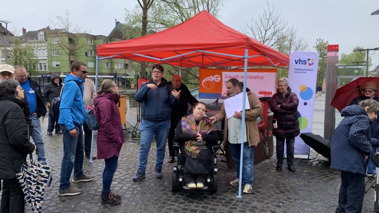 Redner*innen eröffnen den Inklusionstag