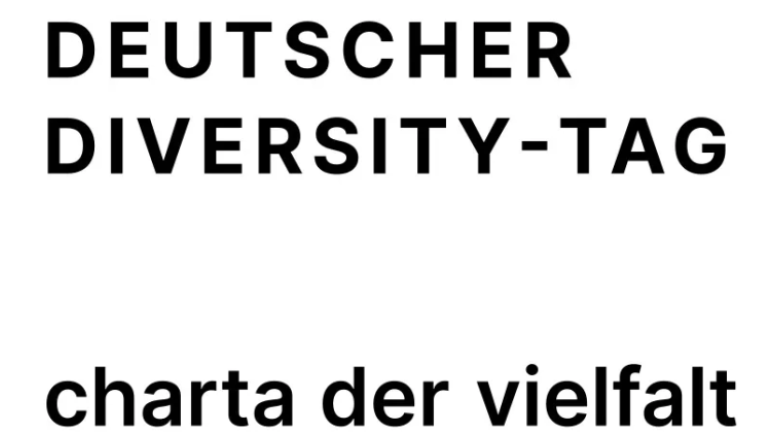 Logo aus zu einem Quadrat angeordneten neun bunten Kreisen und dem Schriftzug: Deutscher Diversity-Tag, Charta der Vielfalt