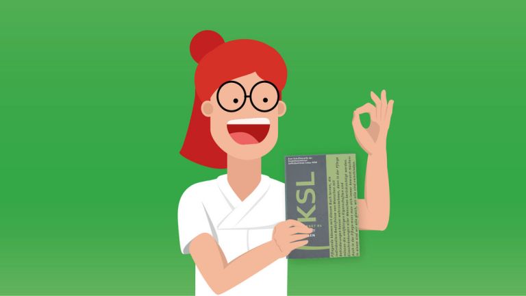 Eine Krankenschwester hält die die KSL Konkret #4 hoch und macht mit den Fingern das Zeichen für "Super!"