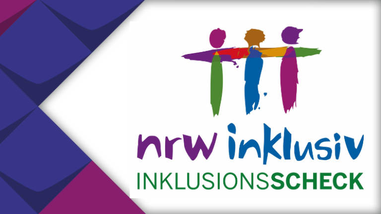 Drei farbige Figuren, darunter der Schriftzug Inklusionsscheck